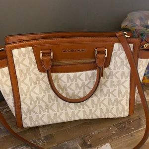 Michael Kors Selma satchel